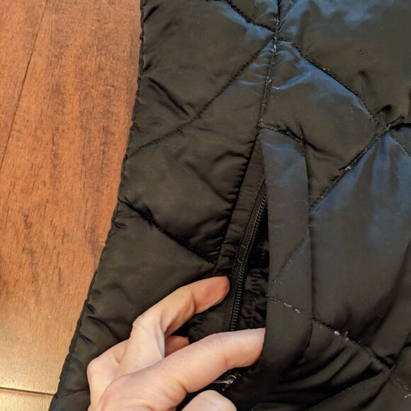 The North Face women's black 550 down filled vest - Picture 10 of 13